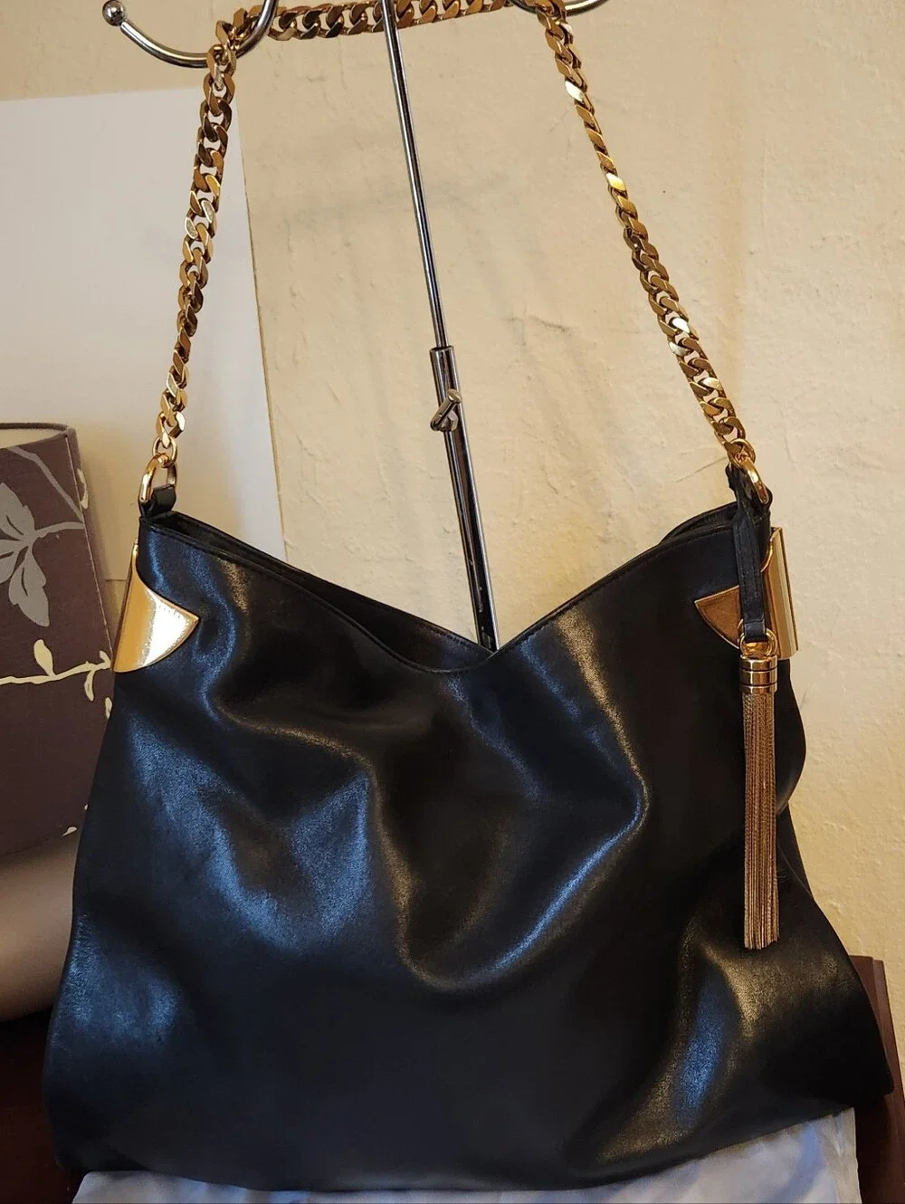 Gucci 1970 Black Leather Shoulder Bag - Picture 2 of 13